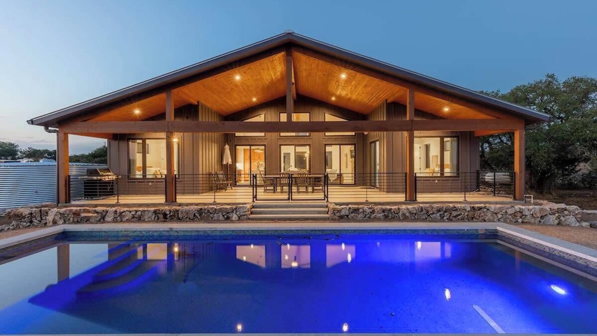 Johnson City House | Johnson City Limits Panoramic Hill Country Views!