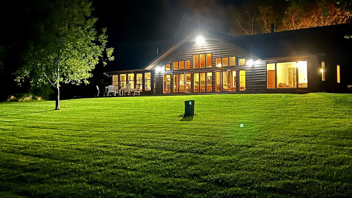 Bigfork House | JOHNSON LAKE LANDING - Group Retreat with Private Boat Launch, Centrally Located
