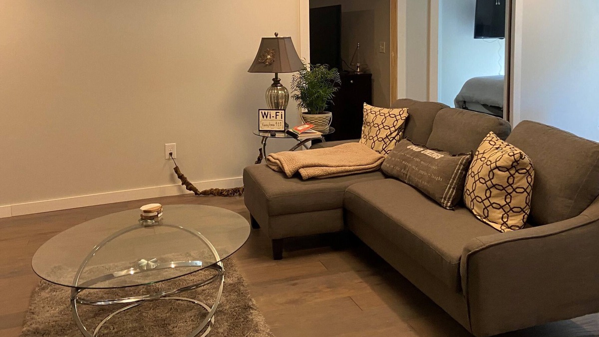 Darfork Apartment | Johnson Place 204, Spacious and Modern