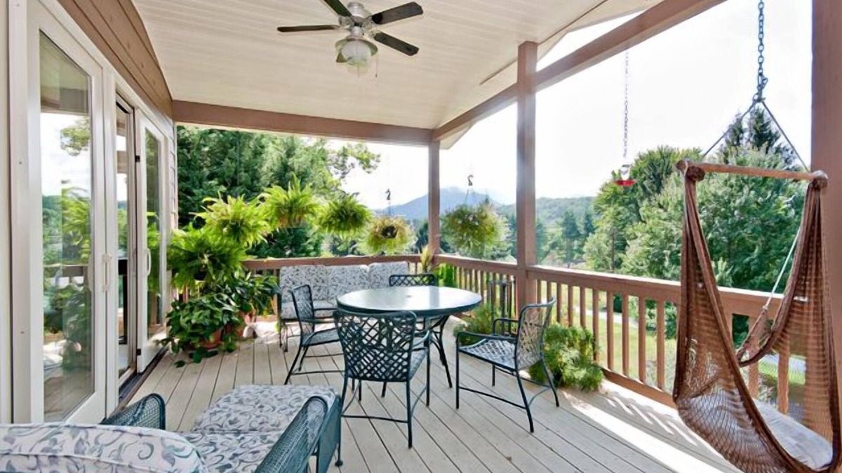 Lake Junaluska House | JOIN US THIS AUTUMN AT BEAUTIFUL LAKE JUNALUSKA! See you soon!