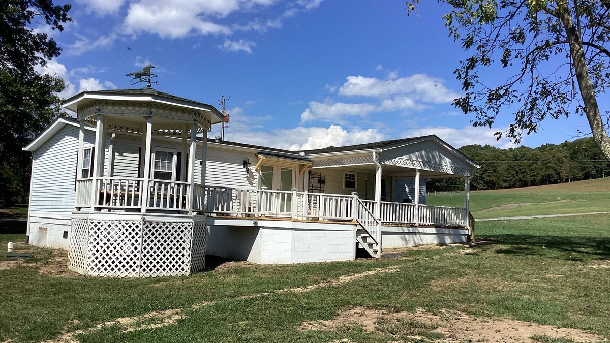 Covington House | joins the hiking and biking trail. Walk to the river to fish, kayak or relax.