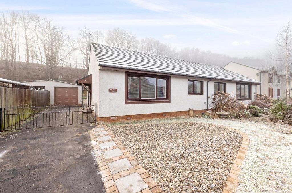 Pitlochry Apartment | JOIVY Beautiful House with Garden in Pitlochry
