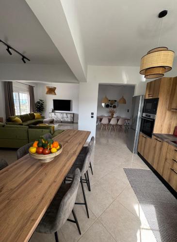 Asklipiio House | Jojo's Home