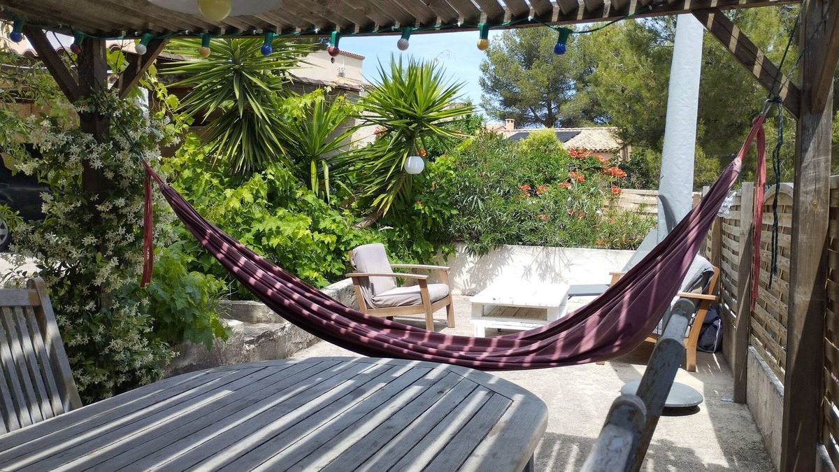 Ensues-la-Redonne Apartment | Joli Appartement Avec Jardin sur la Côte Bleue