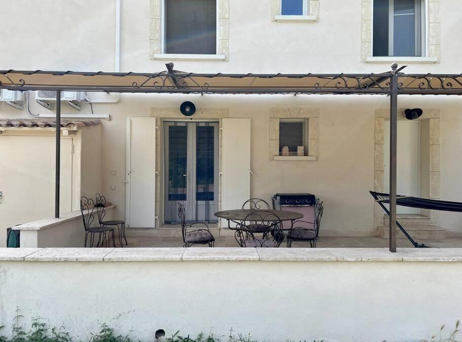 Barbentane Apartment | Joli appartement dans maison de campagne