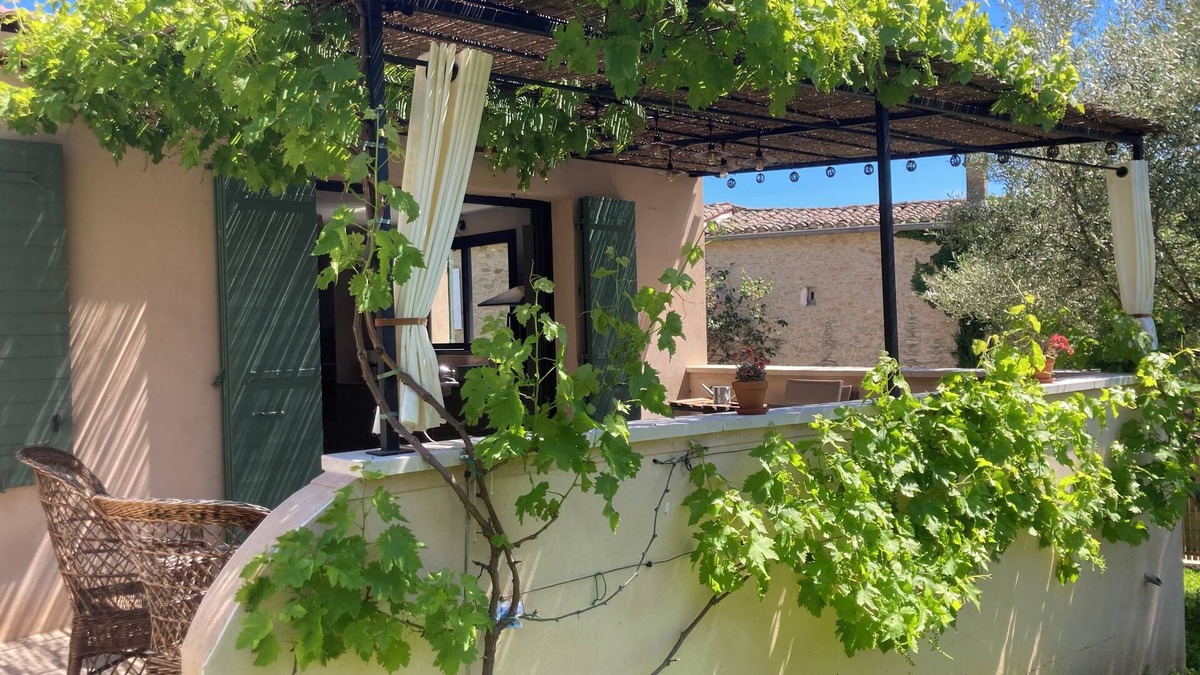 Vallabrix House | Joli Gîte 4 , Accessible PMR Près D'uzès, du Pont du Gard, et du Musée Haribo