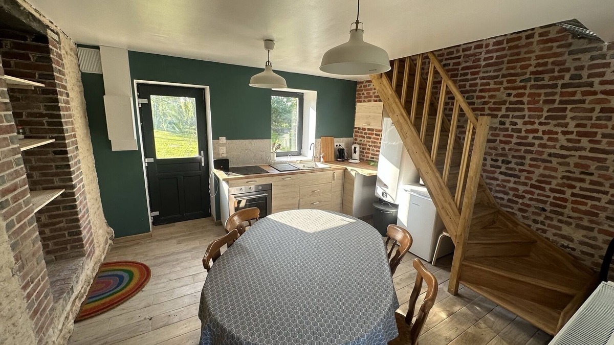 Neauphe-sur-Dive Cottage | Joli Gîte de Campagne au Milieu des Champs - 4 à 8 Personnes