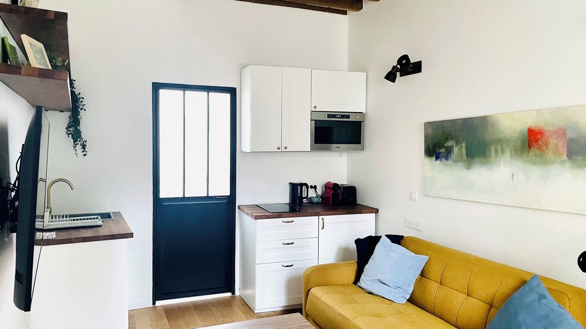 Marly-le-Roi Apartment | Joli Studio at the Marly-le-Roi Historical Center
