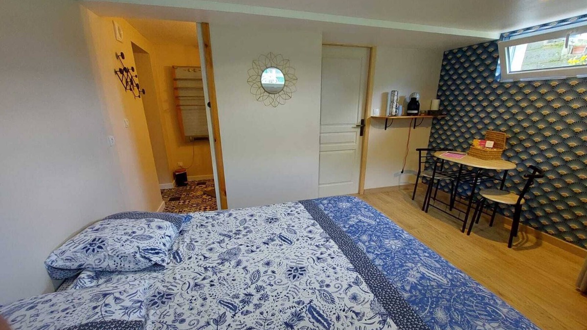 Teloche Bed & Breakfast | Jolie Chambre à 10 Minutes du Mythique Circuit du Mans en Voiture