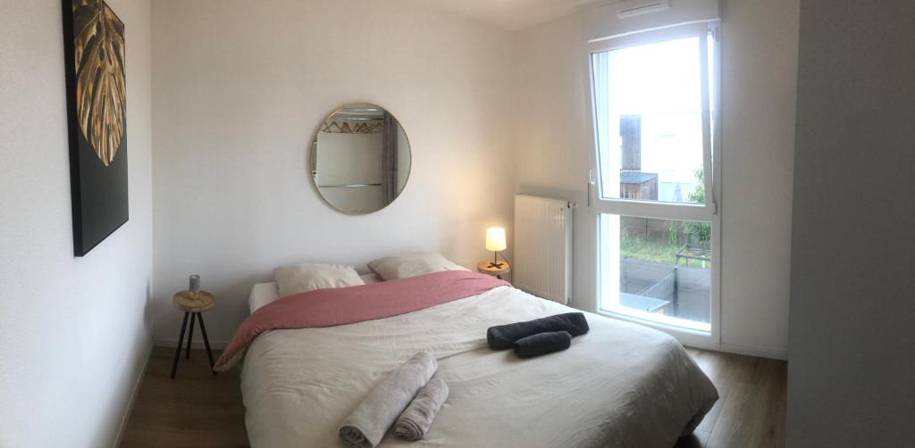 Lingolsheim House | Jolie chambre avec salle de bain partagée dans maison avec jardin