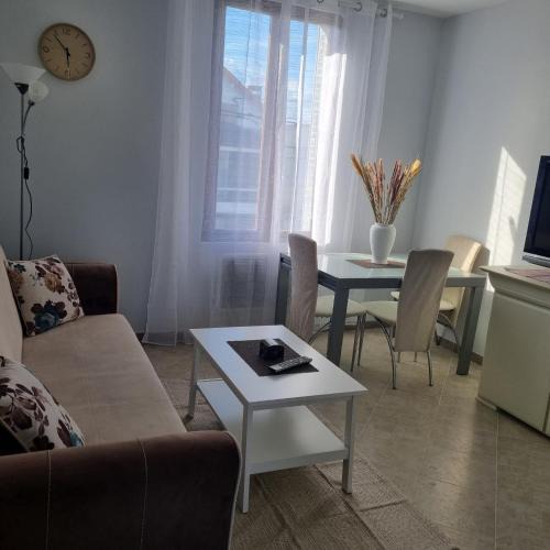 Paray-Vieille-Poste Apartment | Jolie F2-5mn de l'aéroport d'Orly parking privé gratuit