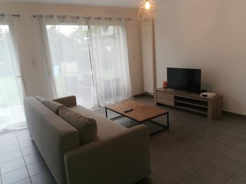 Saint-Andre-de-Cubzac Villa | Jolie maison entière avec 3 chambres centre ville
