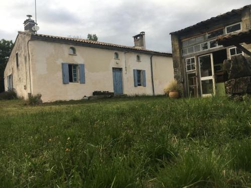 Leogeats House | Jolie maison ancienne adaptée aux petits groupes - Maison Peyri