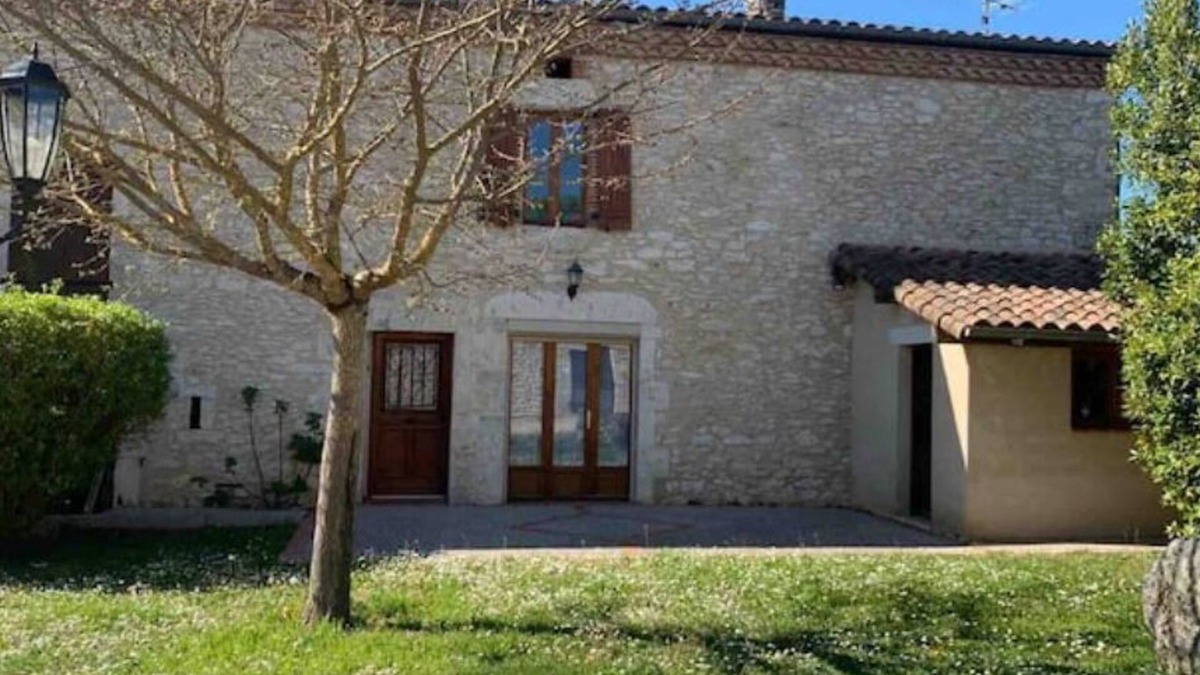 Taix House | Jolie Maison Avec Cheminée, à la Campagne