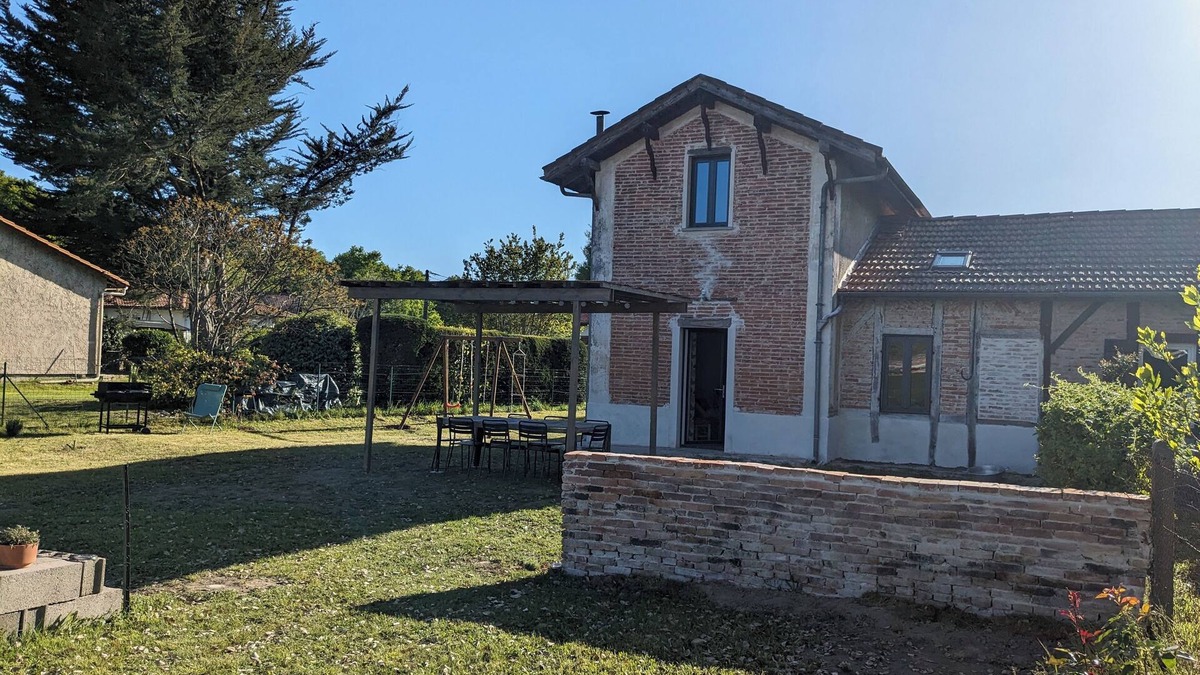 Pontenx-les-Forges House | Jolie Maison en Briquettes Dans les Landes à 20 Minutes de L'océan