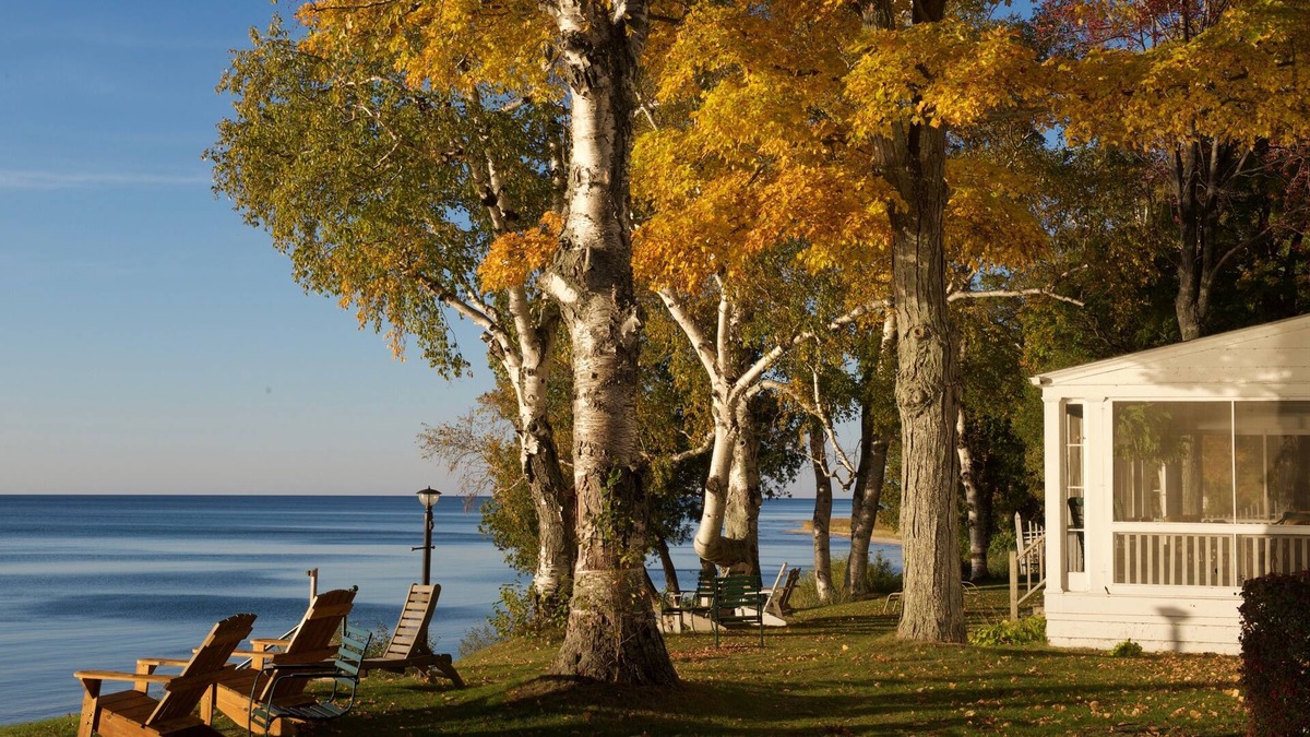 Lake Leelanau Condo | JOLLI-LODGE~Beach Resort in Leland