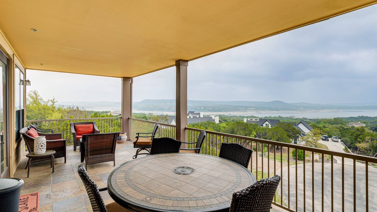 Jonestown Condo | Jonestown Condo on Lake Travis w/2 Balconies!