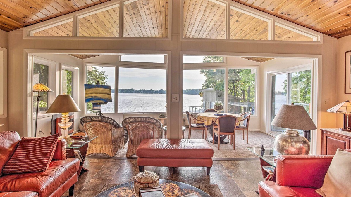 New Prague House | Jordan Home w/Boat House & Dock on Cedar Lake