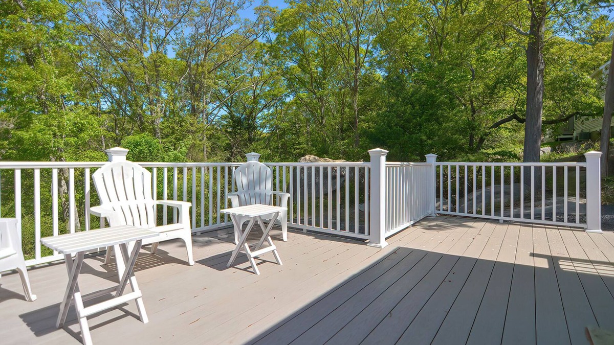 Gloucester House | Joseph's Way: Quiet Beach Retreat