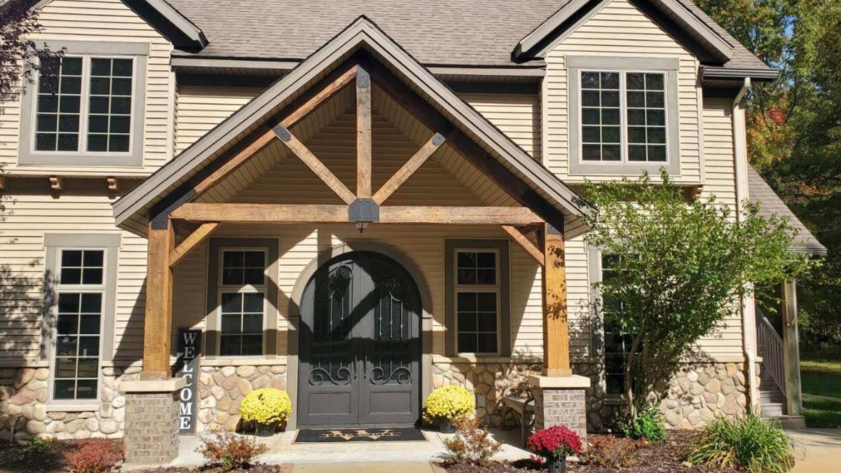 Grand Junction House | Journey to The Well Gathering Place is a Retreat Center with a Lodge + 6 Homes.