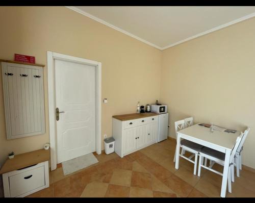 Pusztavacs Apartment | Joy Apartman