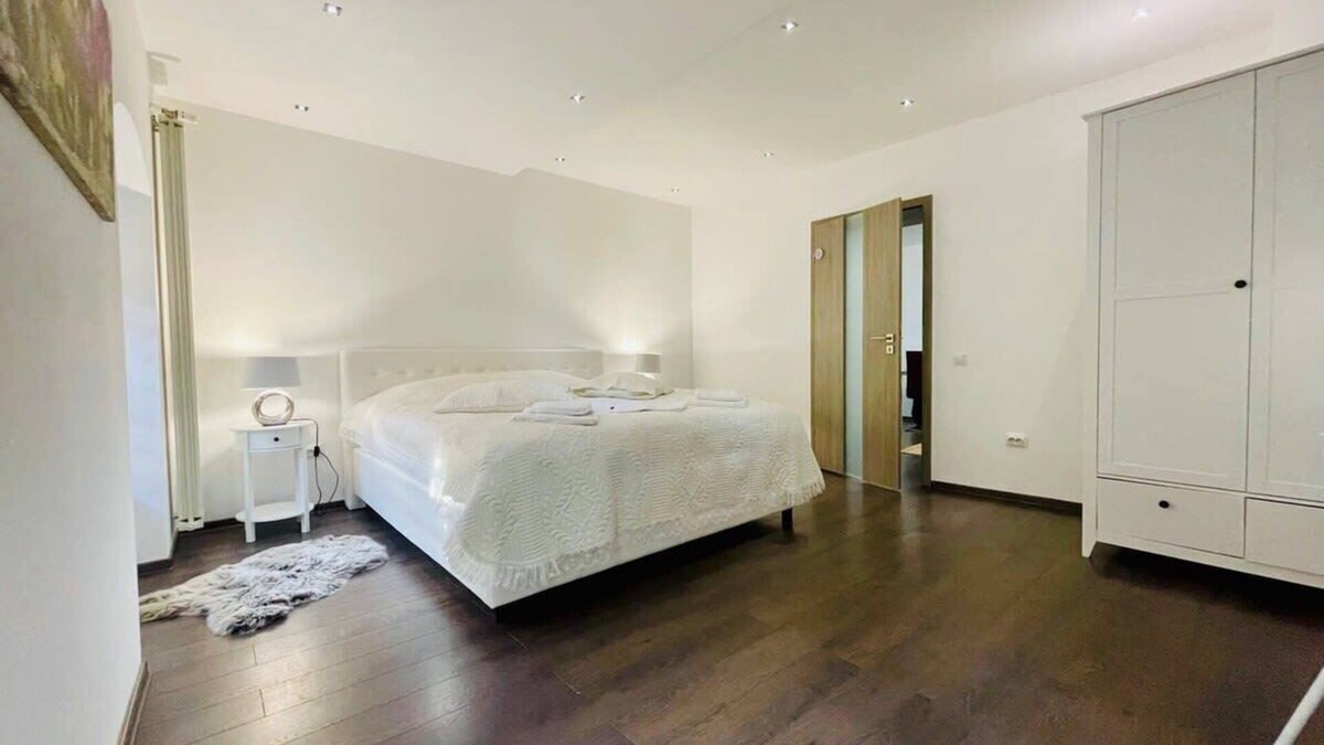 Brasov City Centre Apartment | Joy City Stay George Enescu 5