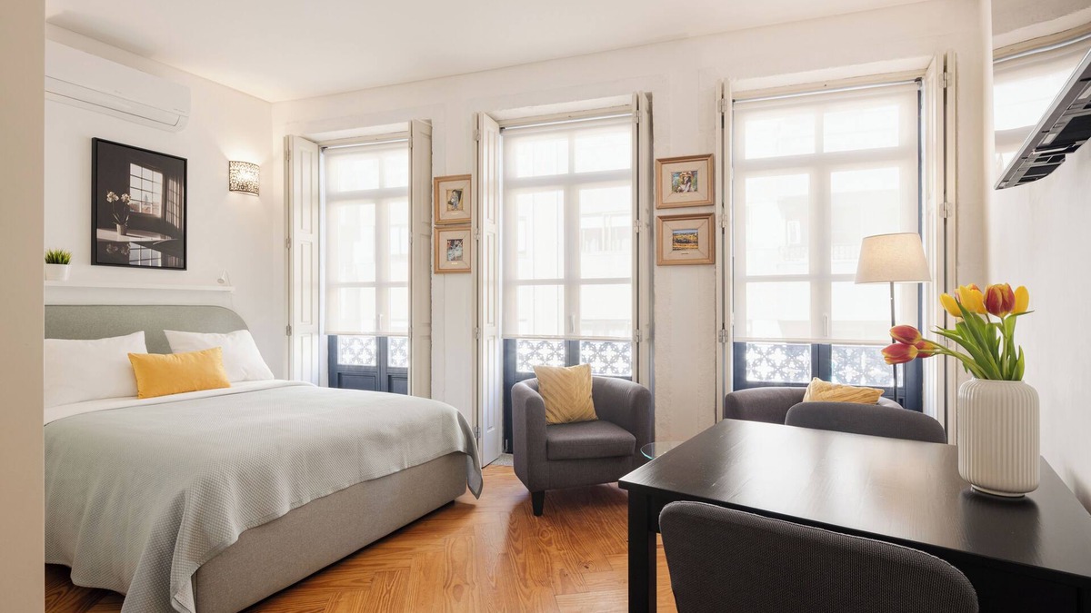 Uniao de Freguesias do Centro Apartment | JOY studio apartment in the center of Porto with air conditioner, Wi-Fi, TV