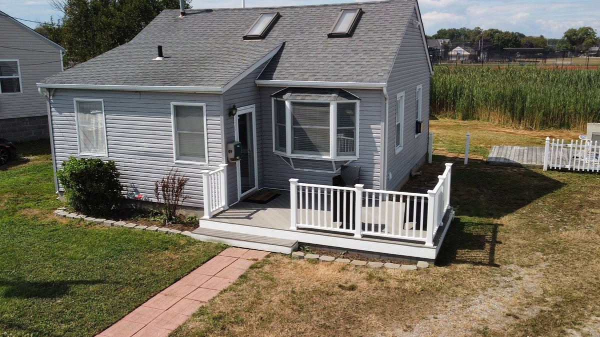 Patchogue House | Joyful Beach House, viewing The Great South Bay