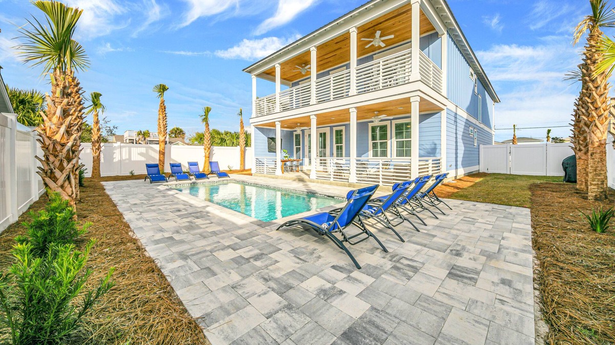 Bid-a-wee Beach House | Joyful Sound by AvantStay | Walk to the Beach