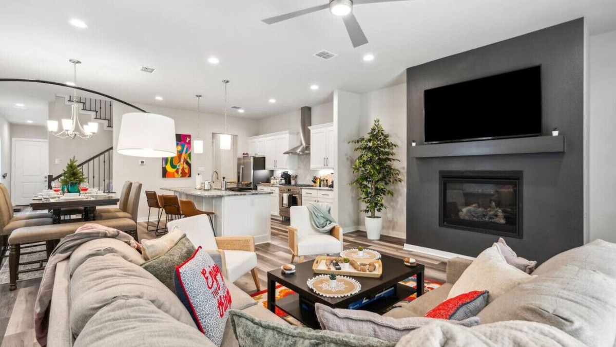 Fort Worth House | Joyous 3BDTownhouse: UltraCool & Spacious!