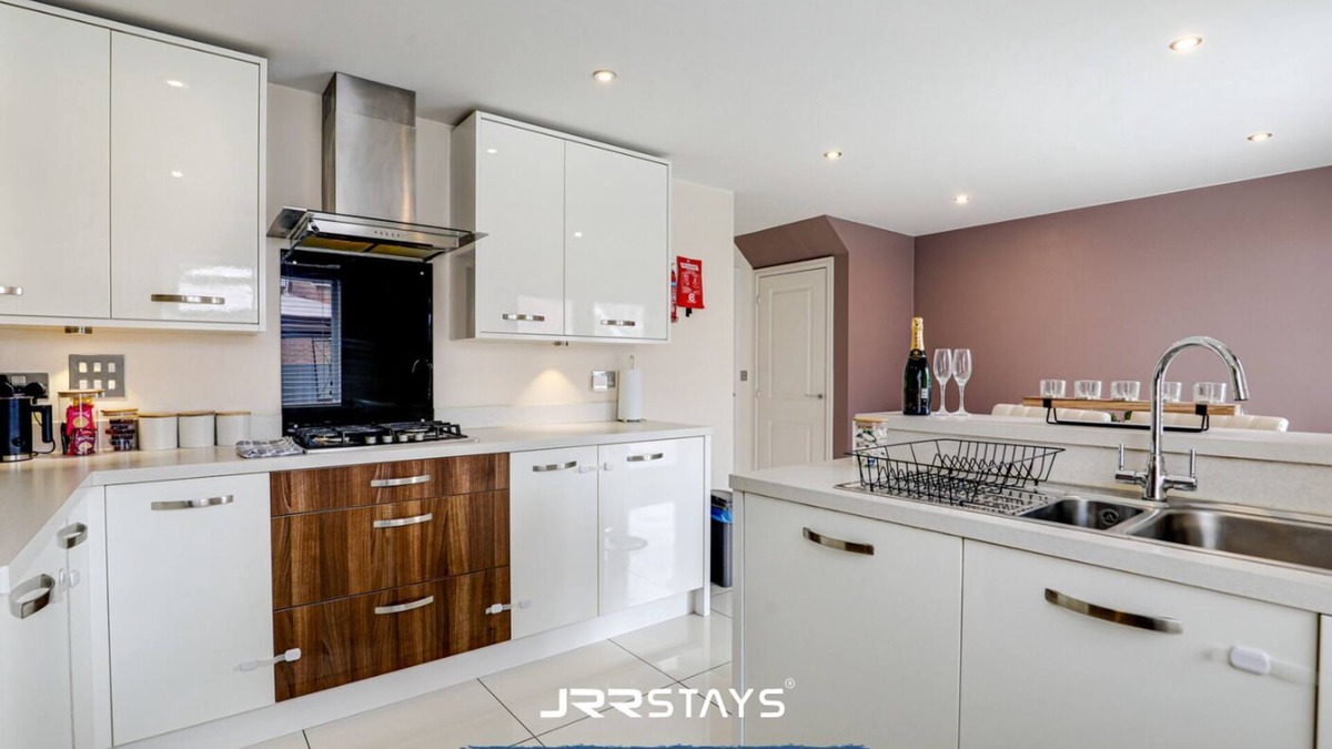 Chorley House | JRR Stays - Chorley - Buckshaw Villiage 48min Manc