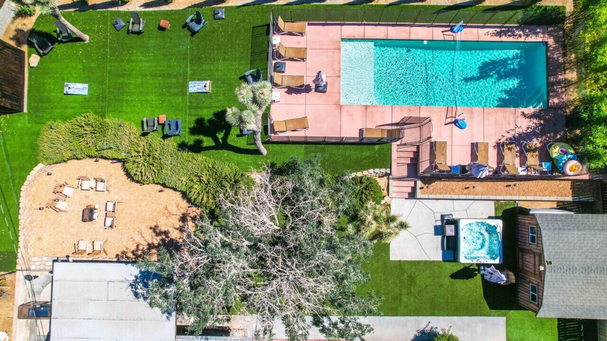 Joshua Tree House | JT Estate w/7beds + Pool|Spa|Plunge & Game Room!