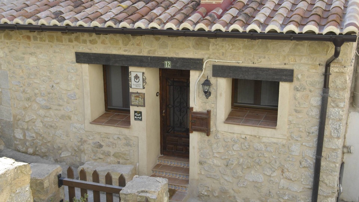 Orihuela del Tremedal Cottage | Juan House for 9 people