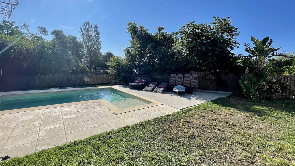 Juan-les-Pins Villa | Juan les pins, near beaches, superb villa with pool and garden