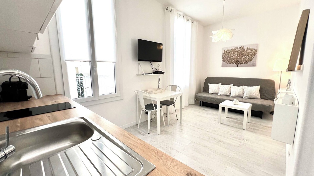 Juan-les-Pins Apartment | Juan les Pins Pinède sector - Apartment 4 People