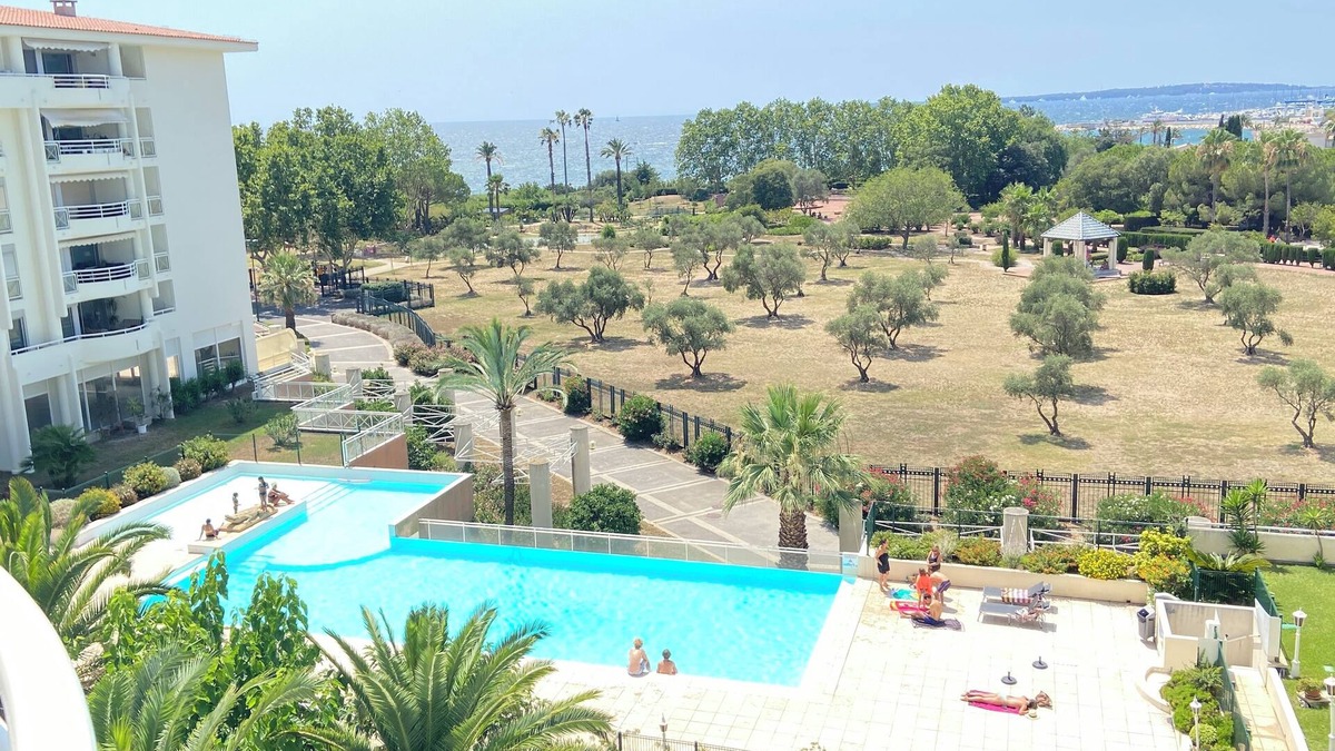 Antibes Apartment | Juan les Pins, vue Feerique, Piscine, Parking, Ascenseur
