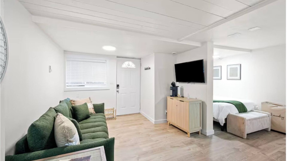 Juanita Apartment | Juanita Bay Cottages B2