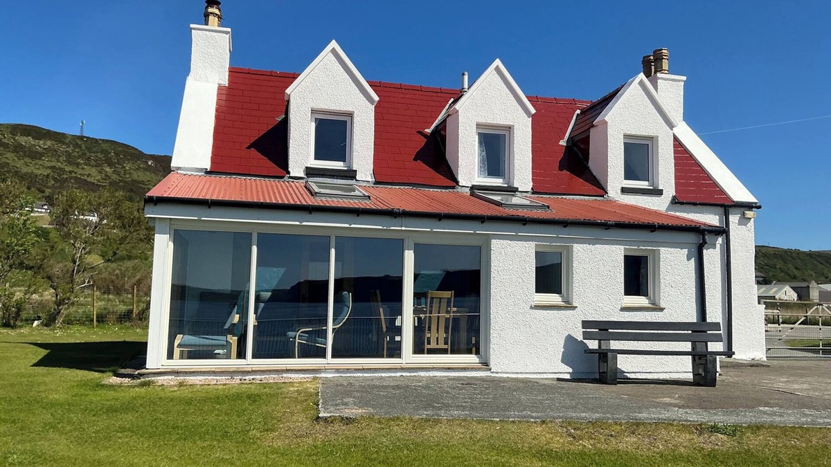 Uig Cottage | JUBILEE COTTAGE, pet friendly, country holiday cottage in Uig