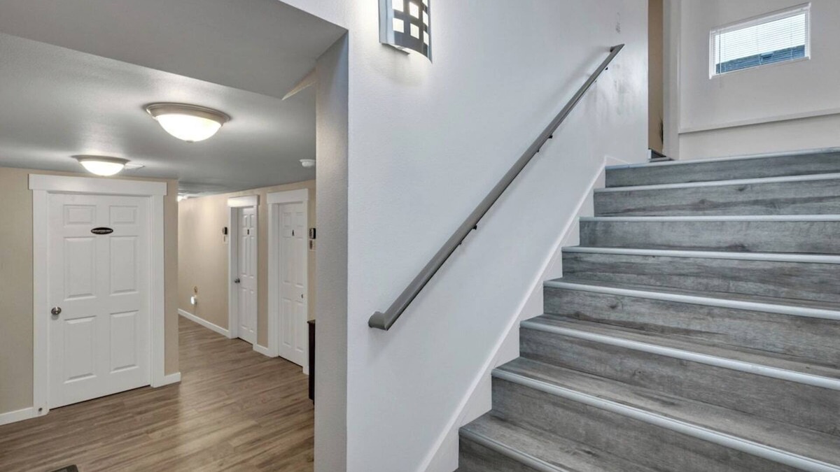 Atlantic House | Judkins Entire Lower Floor - Close to Downtown