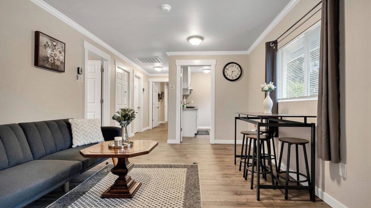 Mount Baker House | Judkins Entire Upper Floor - Close to Downtown
