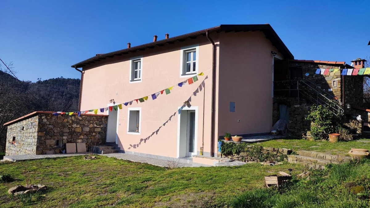 Vernazza Apartment | Jujube House. Cozy accommodation in the Ligurian hills