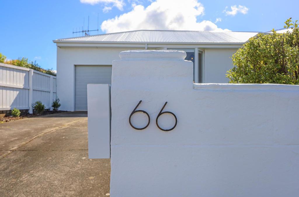Warrnambool House | Jukes Retreat - Light & bright home ready to enjoy