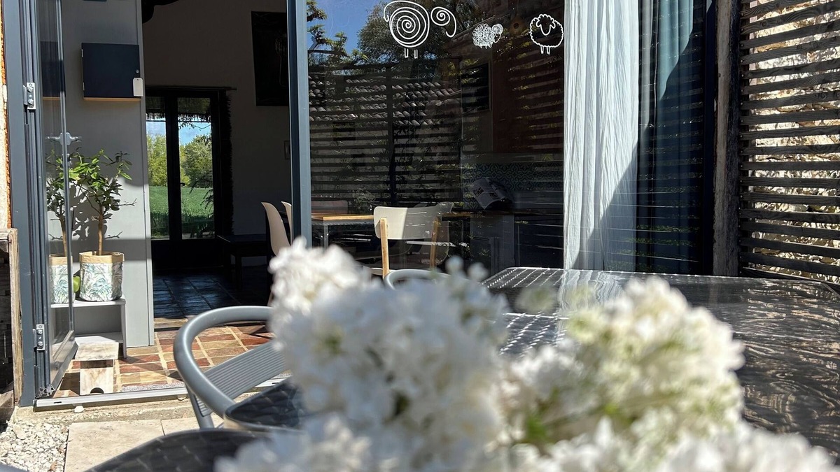 Sainte-Croix House | JULES, Country house with private jacuzzi.