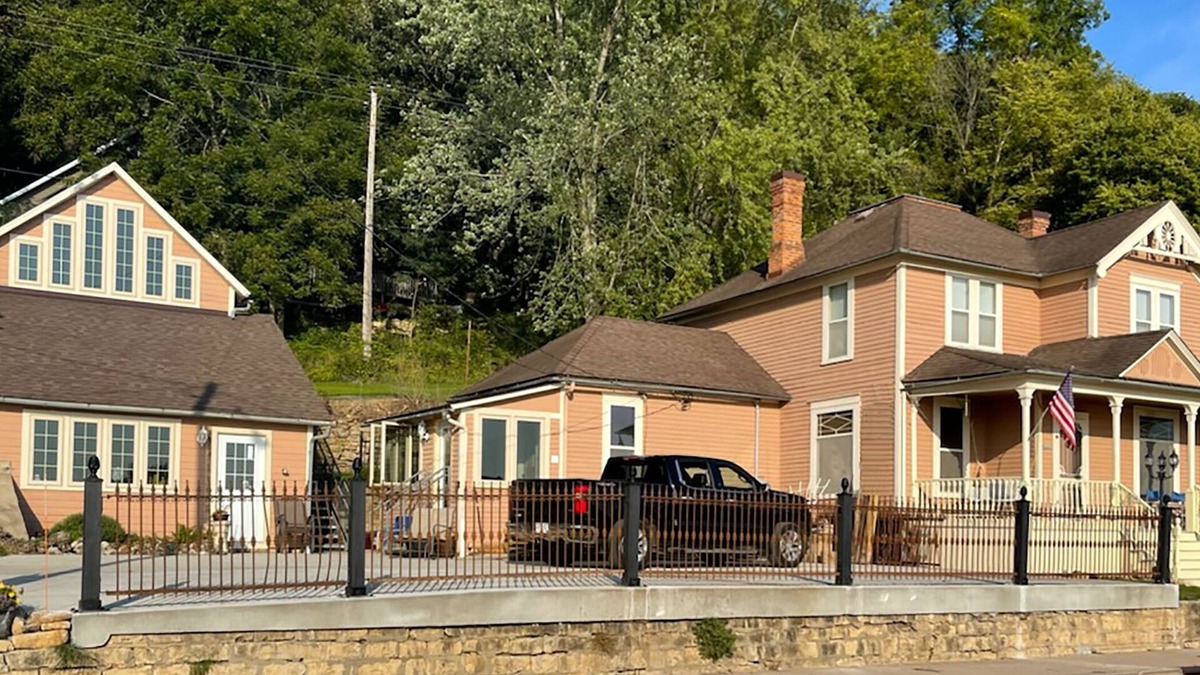 Maiden Rock House | Julian House