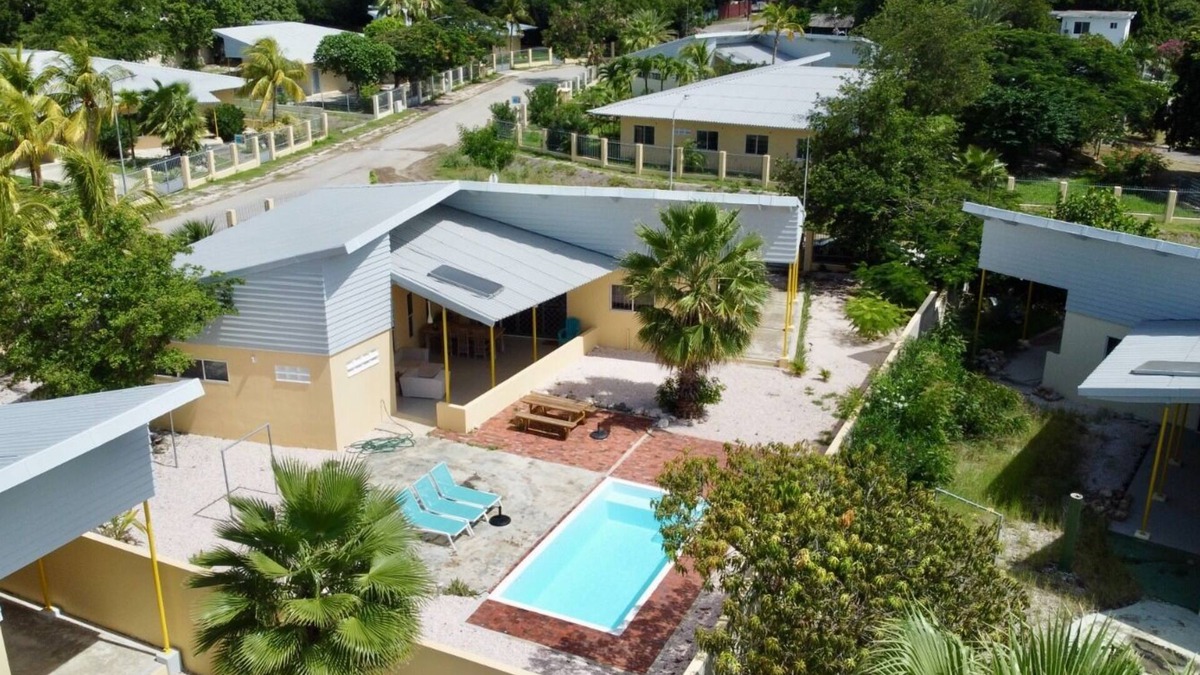 Willemstad Villa | JULIANADORP TROPICAL VILLAS - VILLA HUMMINGBIRD