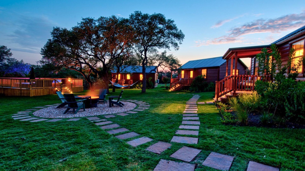 Austin Cabin | Julie's Cabins Luxury Retreat 1