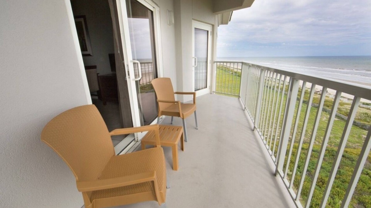 Beachside Village Resort | July 4th! Beachfront entire 1bed/1bath Condo!