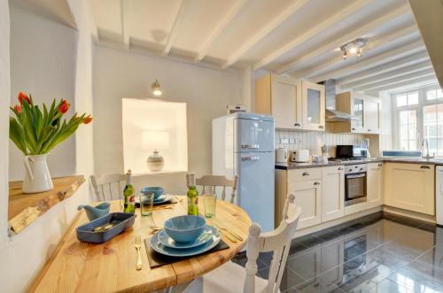 West Down House | July Cottage