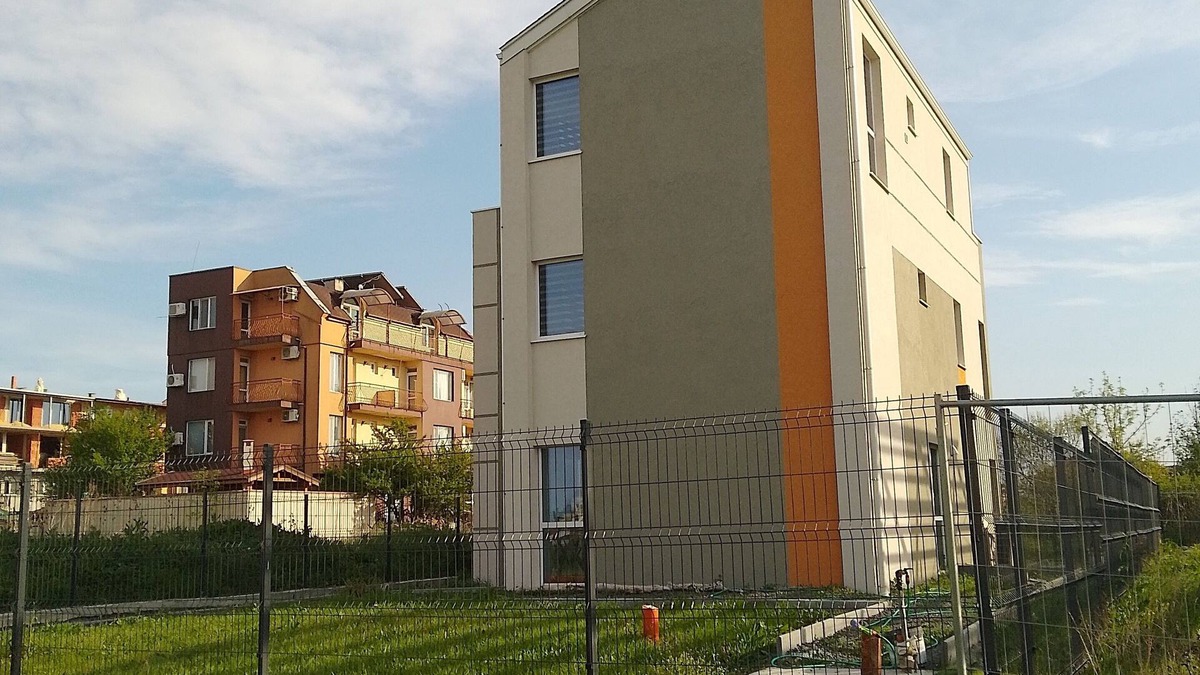 Primorsko Hotel | July's Guest House five minutes to the lovey beaches of sunny Primorsko