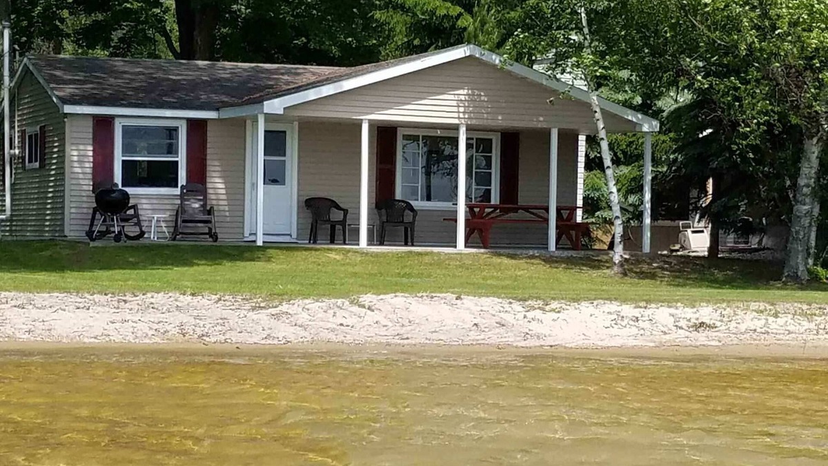 Lake Township Cottage | June 14-21 Now Available! Platte Lake Hideaway on Big Platte Lake!